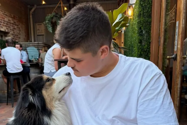 தலையில் குண்டு பாய்ந்த பொலிஸ் உத்தியோகத்தர் வீடு திரும்பினார் | Officer Shot In Head During Bondi Attack Home