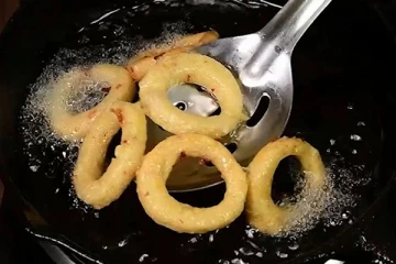 ரிச் ஓட்டல் சுவையில் உருளைக்கிழங்கு ரிங்ஸ்.... இனி நீங்களே செய்யலாம்! எப்படி தெரியுமா?