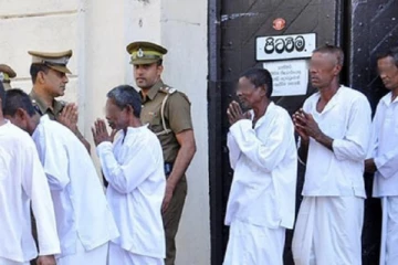கைதிகளுக்கு வீடுகளுக்கு சென்று வர விடுமுறை