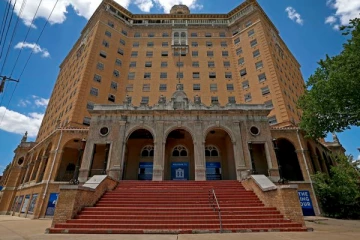 அமானுஷ்யங்கள் நிறைந்த அமெரிக்க ஆடம்பர ஹோட்டல்!