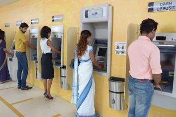 நாடளாவிய ரீதியில் இலங்கை வங்கி வாடிக்கையாளர்களுக்கு ஏற்பட்ட சிக்கல்