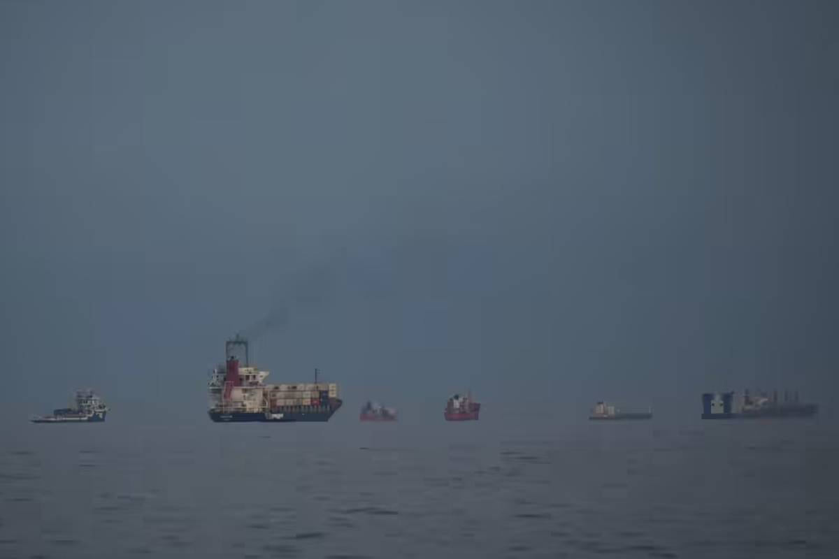 ஹார்முஸ் நெருக்கடி நடுவே... ஒவ்வொரு நாளும் 139 மில்லியன் டொலர் ஈட்டும் ஈரான் | Iran Earning 139 Million A Day ஹார்முஸ் நெருக்கடி நடுவே... ஒவ்வொரு நாளும் 139 மில்லியன் டொலர் ஈட்டும் ஈரான் | Iran Earning 139 Million A Day