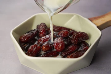 பாலில் ஊறவைத்த பேரீச்சம்பழம்! சாப்பிடுவதால் கிடைக்கும் பயன்கள் என்ன தெரியுமா?