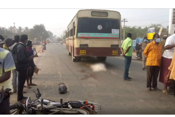 மகன் கண் முன்னே விபத்தில் தலை நழுங்கி துடிதுடித்து இறந்த தாய் - நெஞ்சை ரணமாக்கிய சோகச் சம்பவம் - தமிழ்நாடு