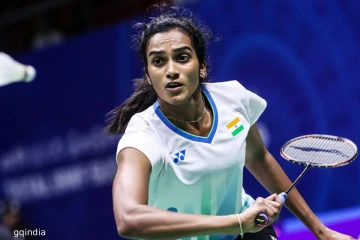 இங்கிலாந்திற்கு பயணிக்கும்போது..துபாயில் மயிரிழையில் - பிவி சிந்துவின் வீடியோ