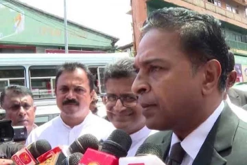 මීට සුළු මොහොතකට පෙර සාගර කාරියවසම් අත්අඩංගුවට