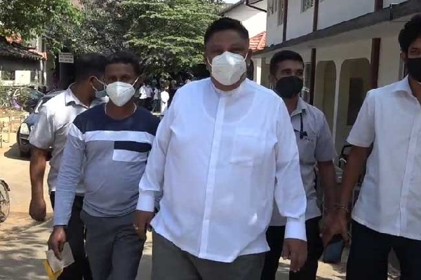 இராஜாங்க அமைச்சர் மீது தலைக்கவசத்தால் தாக்குதல் | State Minister Chamara Was Hit In A Helmet