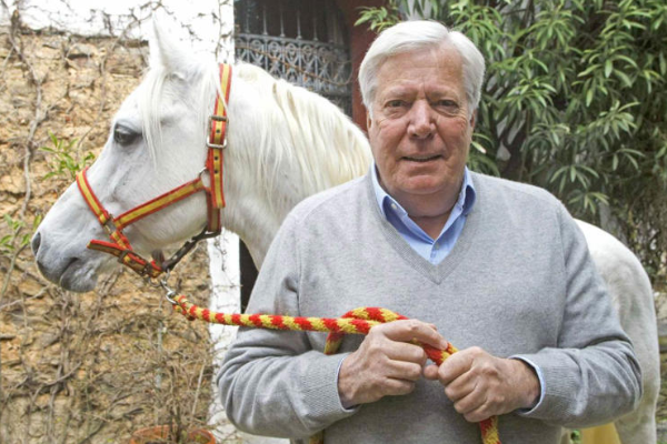 ஜேம்ஸ் பாண்ட் திரைப்பட நடிகையிடம் பண மோசடி | Former Bond Girl Loses Chf 18M