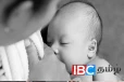 தாய்ப்பாலில் அணுகுண்டு தயாரிக்க பயன்படும் யுரேனியம் : குழந்தைகளுக்கும் பேராபத்து