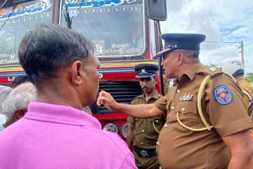 பேருந்து மோதி முதியவர் பலி: சாரதி மற்றும் நடத்துனர் தலைமறைவு (Photos)