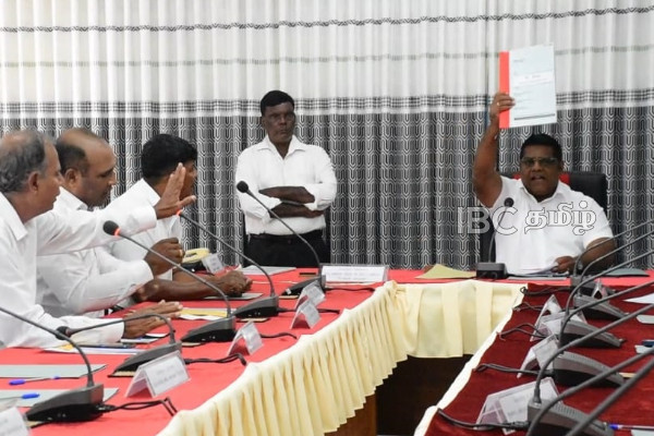 மன்னார் நகர சபை அமர்வில் மீண்டும் அமளி துமளி! | Opinion Conflict In Mannar Urban Council Meeting