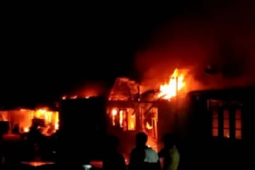 தீக்கிரையான தோட்டத் தொழிலாளர்களின் வீடுகள்: 3 வருடங்களாக மண்டப வாழ்க்கை