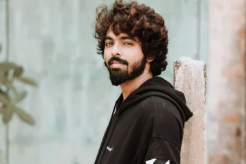 இசையமைப்பாளர் ஜி.வி. பிரகாஷ் பராசக்தி படத்திற்காக வாங்கிய சம்பளம்.. எவ்வளவு தெரியுமா