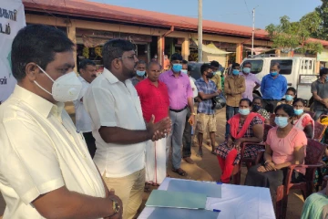 பயங்கரவாத தடைச்சட்டத்தை நீக்கக் கோரி கிளிநொச்சியில் கையெழுத்திடும் போராட்டம் (VIDEO)