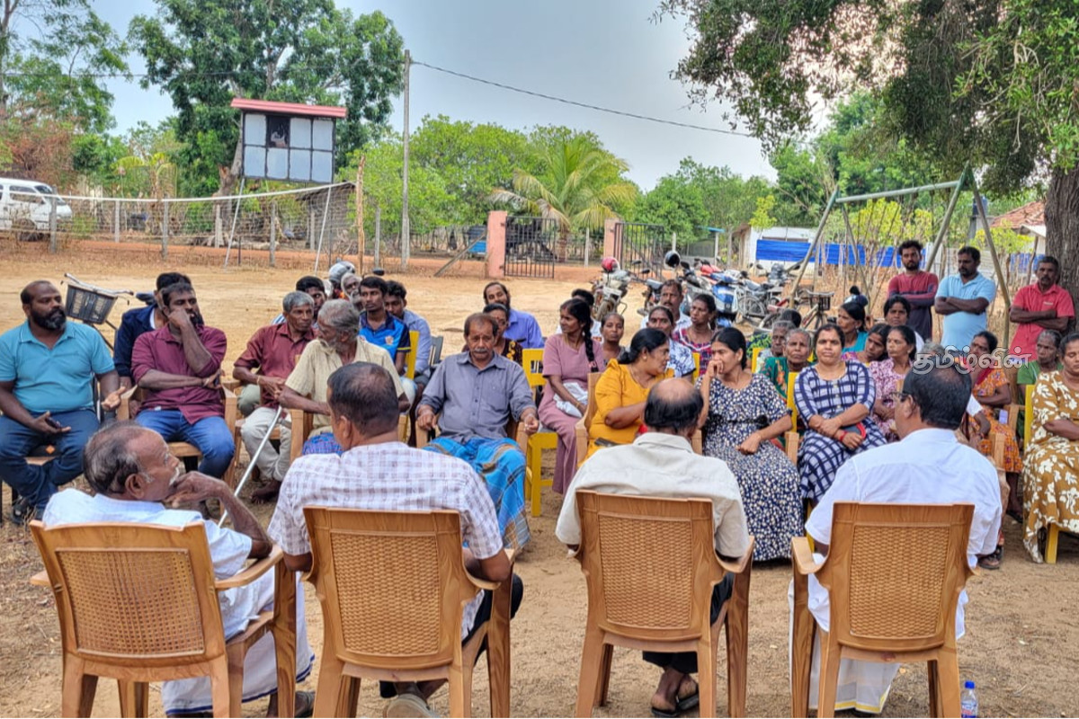நீதிபதிகளின் வயது அதிகரிப்பு குறித்த யோசனை! எதிராக வாக்களிக்கப்போவதாக தெரிவிக்கிறார் சிறீதரன் எம்.பி | Meeting For The Kilinochchi Konavil Division நீதிபதிகளின் வயது அதிகரிப்பு குறித்த யோசனை! எதிராக வாக்களிக்கப்போவதாக தெரிவிக்கிறார் சிறீதரன் எம்.பி | Meeting For The Kilinochchi Konavil Division