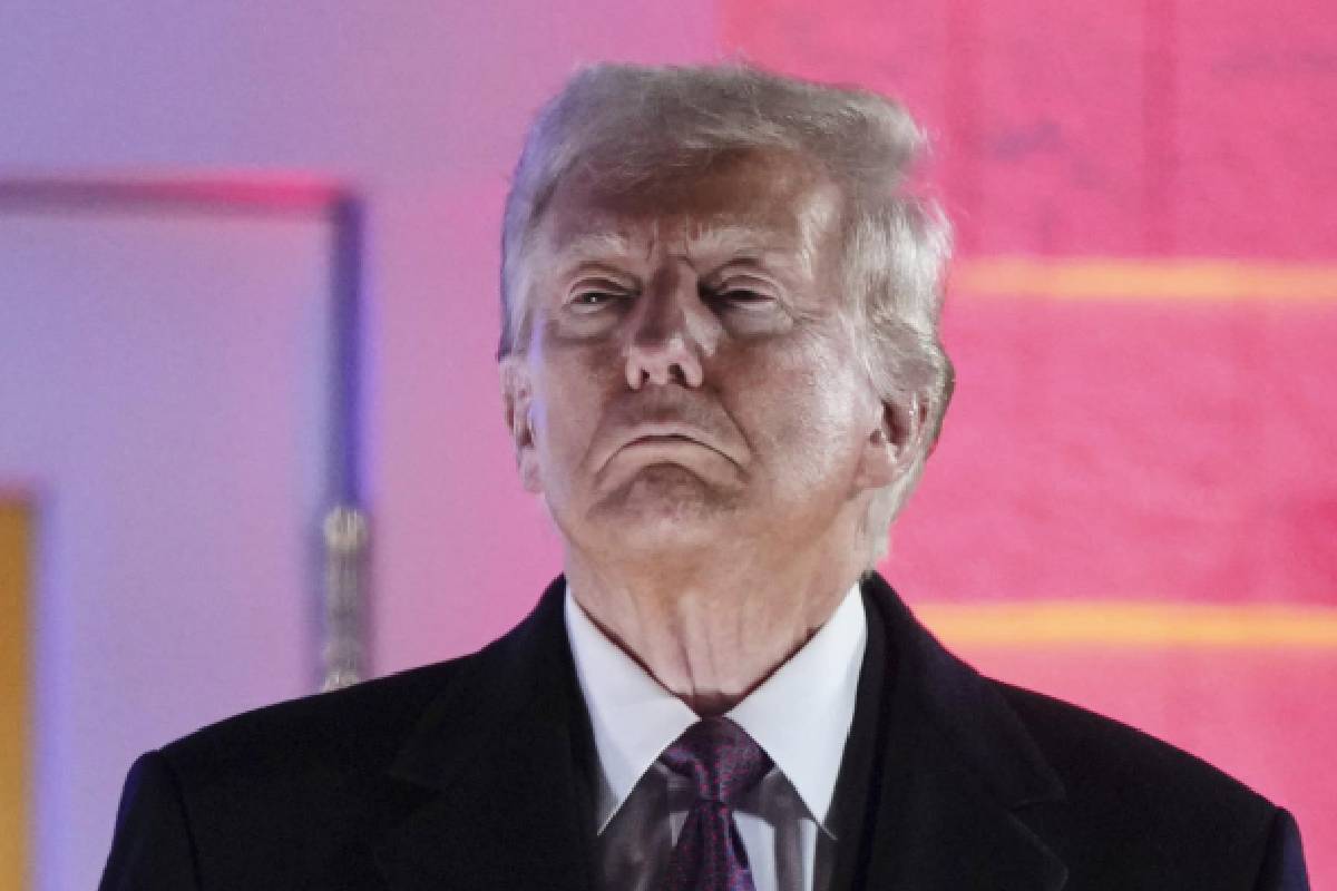 அமெரிக்காவின் ஆர்ட்டெமிஸ் நிலவுப் பயணம்: சீனாவுக்கு சவால் விடுக்கும் ட்ரம்ப் | America S Artemis Moon Mission Trump China