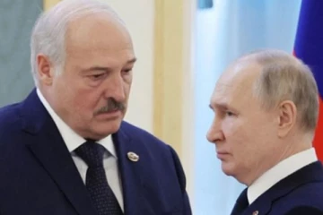 புதினை சந்தித்துப் பேசிய பெலாரஸ் அதிபர் கவலைக்கிடம் - உணவில் விஷமா?