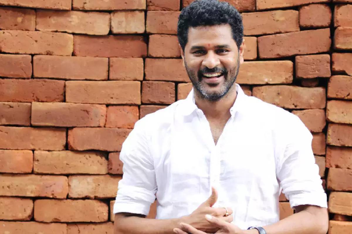 மகனுடன் கடற்கரையில் அசத்தல் குத்தாட்டம் போட்ட பிரபுதேவா... படு வைரலாகும் காணொளி! | Prabhu Deva Danced With His Son Video Goes Viral