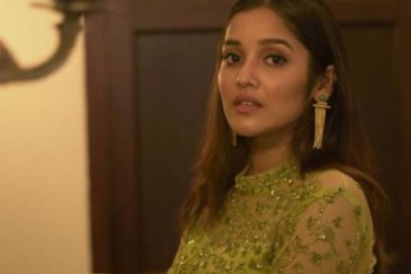 விளம்பரத்திற்காக இப்படியொரு லுக்!! 18 வயதான அஜித் ரீல் மகள் அனிகாவின் புகைப்படம்.. | Anikha Surendren Post Icc World Cup Ad Viral Photo