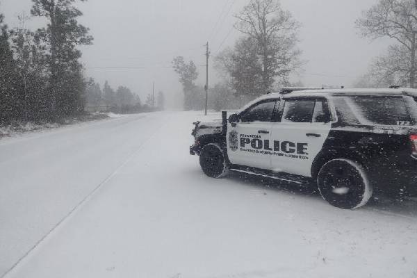 ஐஸ்லாந்தை விடக் கடும் குளிரில் தத்தளிக்கும் ஒரு அமெரிக்க மாகாணம்: பொதுமக்களுக்கு எச்சரிக்கை | Florida Colder Temperatures Than Iceland ஐஸ்லாந்தை விடக் கடும் குளிரில் தத்தளிக்கும் ஒரு அமெரிக்க மாகாணம்: பொதுமக்களுக்கு எச்சரிக்கை | Florida Colder Temperatures Than Iceland
