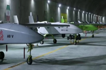 பெலாரஸ் - போலந்து எல்லையில் அதிகரிக்கும் பதற்றம்:அப்பாச்சி ரக தாக்குதல் ஹெலிகாப்டரை வாங்கும் நாடு