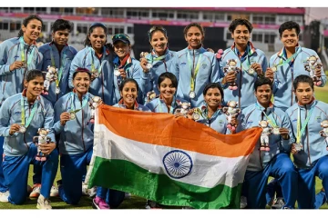 காமன்வெல்த்... ஒரே நாளில் 4 தங்கத்தை தட்டி தூக்கிய இந்தியா!