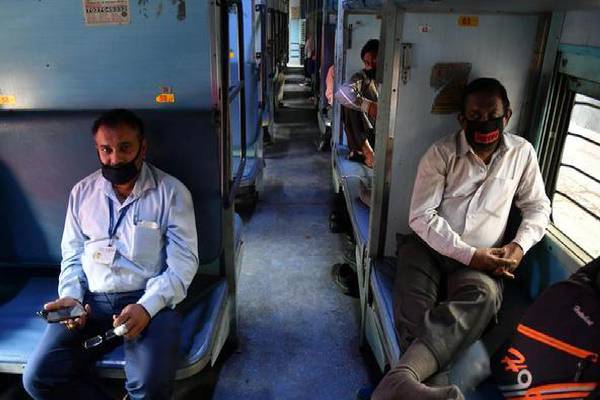 ஒரு நிமிடத்திற்கு 25,000 ரயில் டிக்கெட்டுகளை முன்பதிவு செய்யலாம்: இந்திய அமைச்சர் | 25 000 Train Tickets Can Be Booked Per Minute