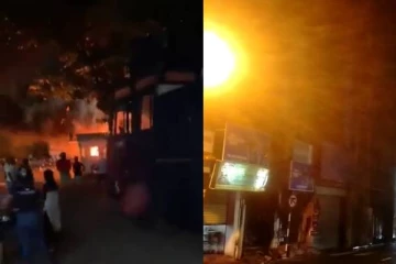 பற்றி எரியும் பேருந்துகள்! அலரி மாளிகையின் வாயிற் கதவை உடைக்க முற்படும் மக்கள்: மீண்டும் கண்ணீர்ப் புகைப் பிரயோகம் (Video)