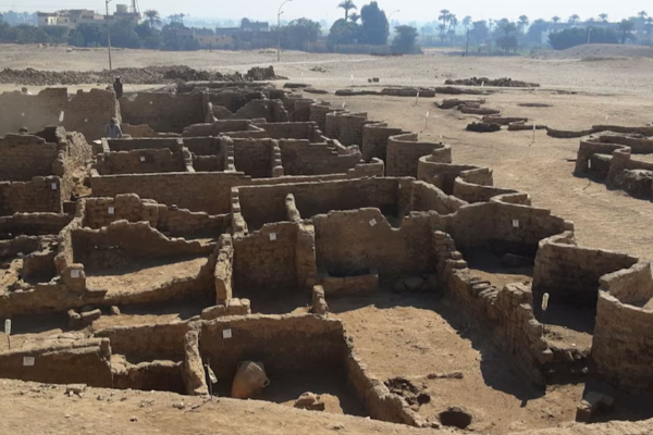 எகிப்தில் 3,000 ஆண்டுகள் பழமையான தங்க நகரம் கண்டுபிடிப்பு | 3 000 Year Old Golden City Discovered In Egypt