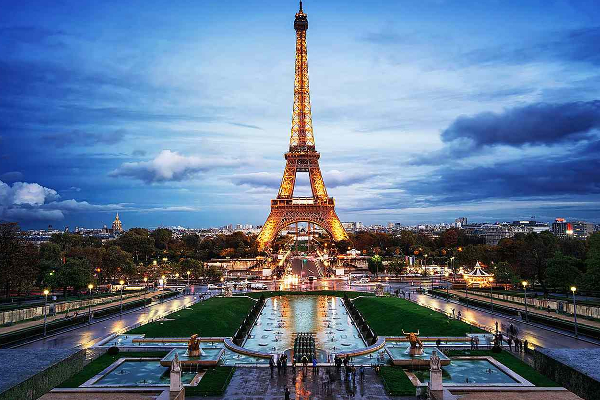 ஈபிள் கோபுரத்தில் அமெரிக்க சுற்றுலா பயணிகளால் பரபரப்பு! | The Eiffel Tower Is Busy With American Tourists