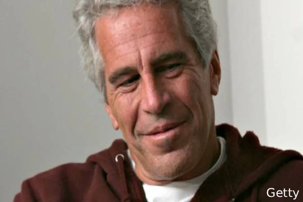 எப்ஸ்டீன் கோப்புகளில் பெயர் இடம்பெற்றதால் நாடொன்றின் முன்னாள் பிரதமர் எடுத்த அதிர்ச்சி முடிவு | Ex Pm Named In Epstein Files Rushed To Hospital