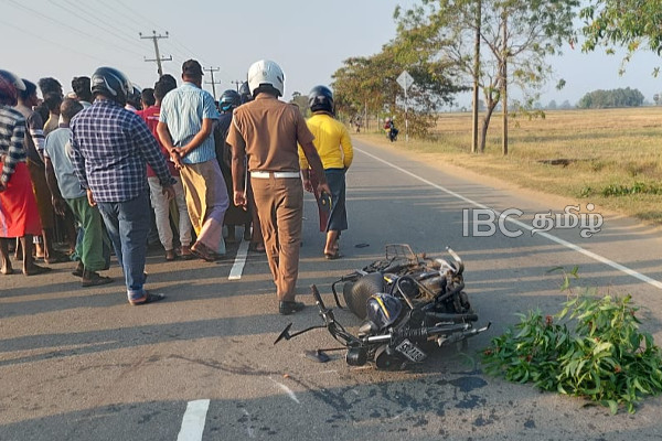 மாட்டு வண்டியுடன் மோட்டார் சைக்கிள் மோதியதில் ஒருவர் பலி | Motorcycle Bullock Cart Accident Person Died
