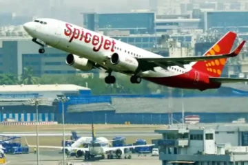 திடீரென நடுவானில் குலுங்கிய விமானம்; தலையில் விழுந்த பெட்டிகளால் பயணிகள்  அதிர்ச்சி!