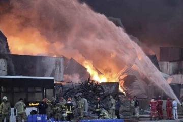 ஈரான் துறைமுக வெடிப்பு சம்பவம் ; சடுதியாக உயர்ந்த பலி எண்ணிக்கை