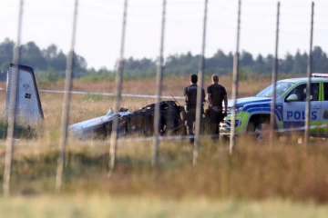 ஸ்வீடனில்   சிறிய ரக  விமானம் விபத்து ; 9 பேர் பலி