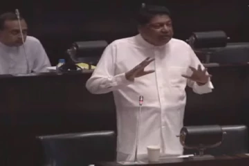 நாட்டில் இன்னும் பயங்கரவாதம் இருக்கின்றது-குமார வெல்கம