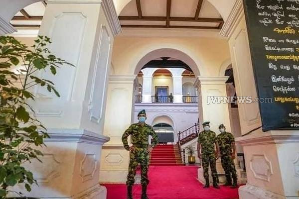 ஜனாதிபதி மாளிகைக்குள் நுழைந்த இராணுவம்! | The Army Entered The Presidential Palace