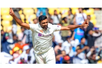 சர்வதேச டெஸ்ட் கிரிக்கெட் - 450 விக்கெட்டுகள் எடுத்து 3வது வீரர் என்ற சாதனை படைத்த அஸ்வின்...!