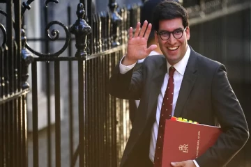 பிரித்தானியாவில் பதவியை ராஜினாமா செய்த ரணில்!