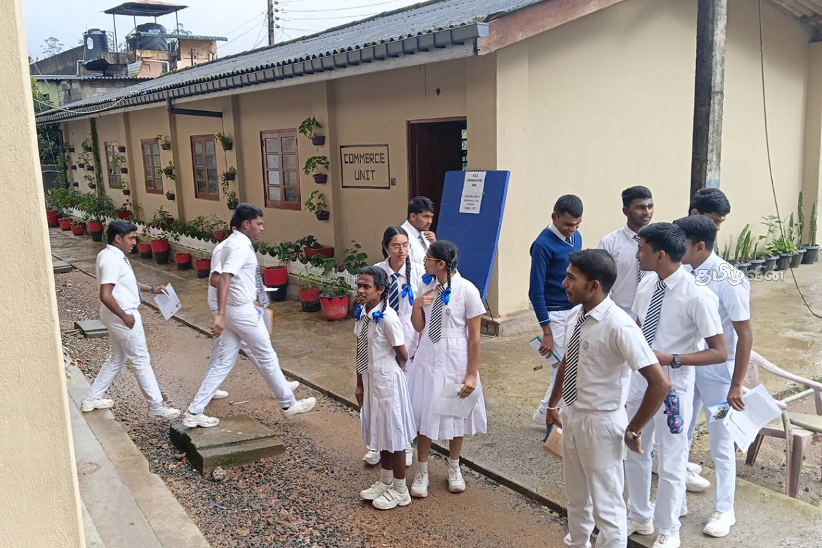 சவாலான காலநிலைக்கு மத்தியில் க.பொ.த உயர்தரப் பரீட்சைக்கு தோற்றிய மலையக மாணவர்கள் | Gce Al Exam In Upcountry சவாலான காலநிலைக்கு மத்தியில் க.பொ.த உயர்தரப் பரீட்சைக்கு தோற்றிய மலையக மாணவர்கள் | Gce Al Exam In Upcountry