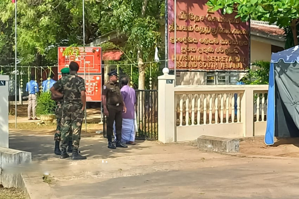 முக்கிய நபர் வருகை; யாழில் திடீரென குவிக்கப்பட்ட படையினர்! | Suddenly Strengthened Security In Yali