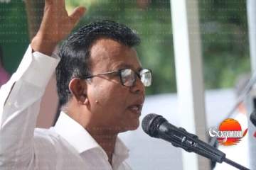 සෝදුපත් පවා නොබැලූ පොත් පෙන්නලා තමයි දුබලයෝ මාලිමාවට මඩ ගහන්නේ - දේවානන්ද