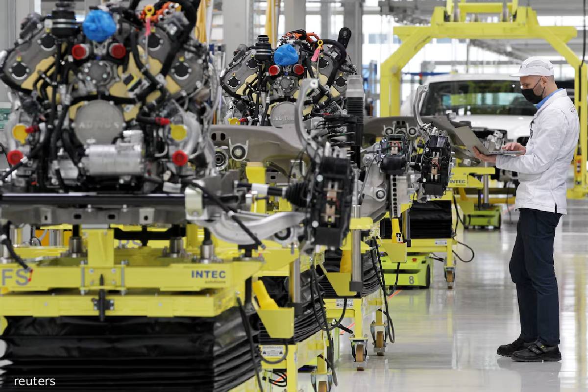 போர் ஒருபக்கம்... உச்சம் தொடும் ரஷ்யாவின் உற்பத்தி வளர்ச்சி | Russia Manufacturing Growth போர் ஒருபக்கம்... உச்சம் தொடும் ரஷ்யாவின் உற்பத்தி வளர்ச்சி | Russia Manufacturing Growth