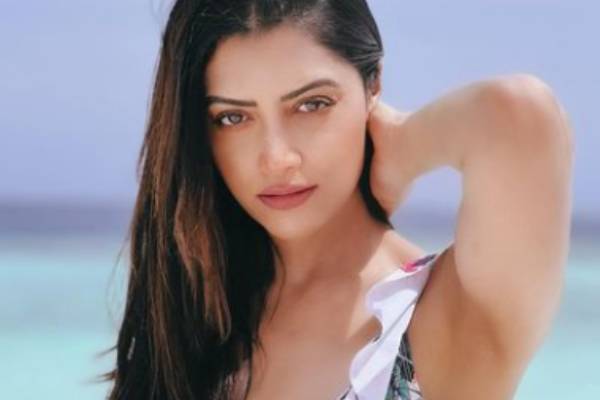 திருமணமானதை மறைத்து டேட்டிங் செய்த மலையாள நடிகர்!! நடிகை மம்தா மோகந்தாஸ் ஓபன் டாக். | Mamta Mohandas Malayalam Famous Actor Invited Date திருமணமானதை மறைத்து டேட்டிங் செய்த மலையாள நடிகர்!! நடிகை மம்தா மோகந்தாஸ் ஓபன் டாக். | Mamta Mohandas Malayalam Famous Actor Invited Date