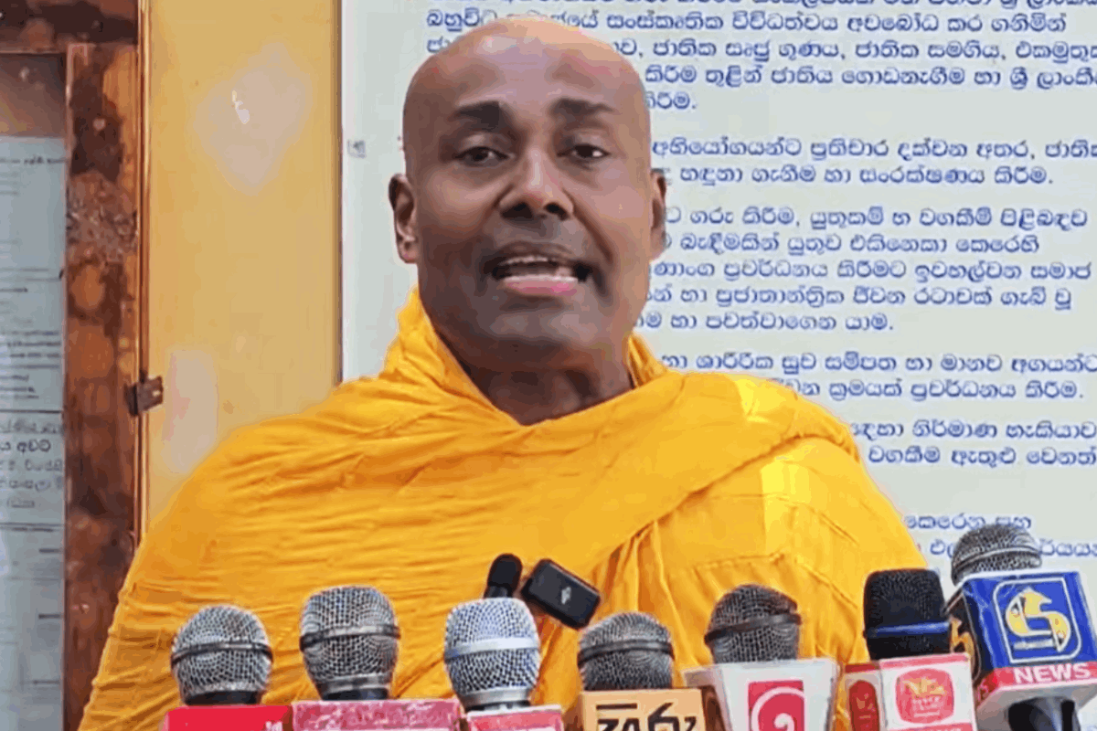 அரச செலவில் ஹெலிகொப்டரில் அழைத்து வரப்பட்ட மதத்தலைவர்.. அநுரவை எச்சரிக்கும் பௌத்த துறவி | Npp Government Siri Samanthabhadra Thero Ganasara