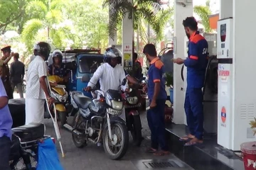 மட்டக்களப்பில் ஒரு வாரத்திற்கு பின் எரிபொருள் விநியோகம்