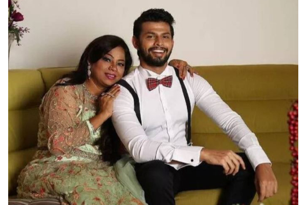 பிக்பாஸில் கலந்துகொண்டிருக்கும் வருணின் தாயார் இந்த தொலைக்காட்சி பிரபலமா?- யாருக்கு தெரியும் | Is She Bb5 Varun Mom