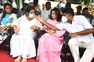 முடிவுக்கு வரும் பிரேமதாசவின் குடும்ப அரசியல்! மகாசங்கத்தினர் முன்னிலையில் சஜித் உறுதிமொழி