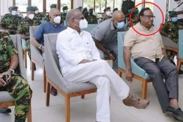 முகக் கவசம் அணியாமல் சர்ச்சையில் சிக்கிய தென்னிலங்கை அமைச்சர்