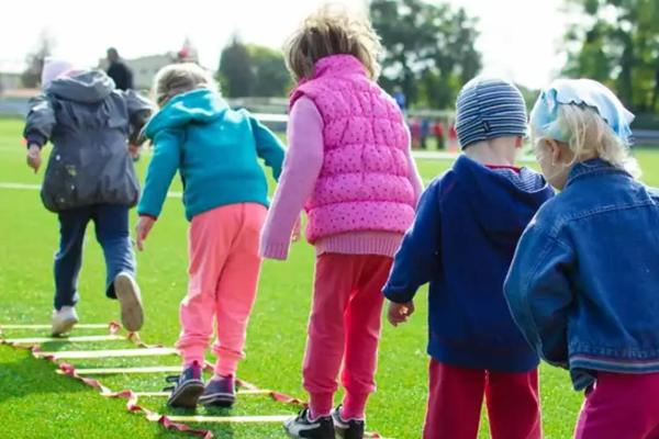 ஏற்கனவே 13குழந்தைகள்; 68 வயதில் கணவரின் அனுமதியின்றி 2 குழந்தைகளை பெற்றெடுத்த மூதாட்டி | Clear And Suitable For A News Style Headline